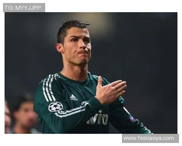 C罗荣耀时刻欧洲杯经典瞬间壁纸展现球星风采与激情 C罗荣耀时刻欧洲杯经典瞬间壁纸展现球星风采与激情