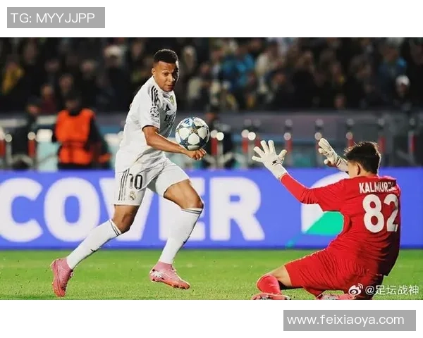 姆巴佩足球赛场激情瞬间高清图展现绝佳技术与风采 姆巴佩足球赛场激情瞬间高清图展现绝佳技术与风采