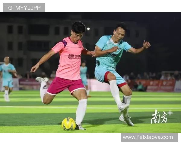 死鱼眼足球星球场冷峻凝视展现独特魅力引发球迷热烈讨论