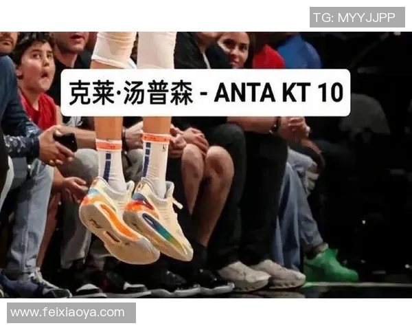 球星亲自穿着并签名的足球鞋收藏价值与市场潜力分析